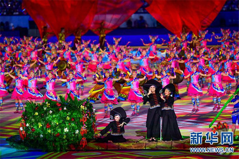 1. 9月8日，第十一届全国少数民族传统体育运动会开幕式在河南省郑州市举行（新华社记者 胡超 摄）.jpg