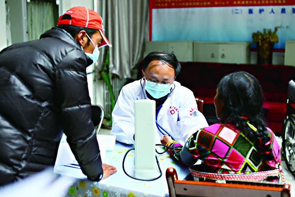 分批建立了专门的医疗住房，从上海筹备了大批医疗卫生设备.jpg